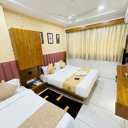 Hotel Avenue Sky Ахмедабад Екстериор снимка